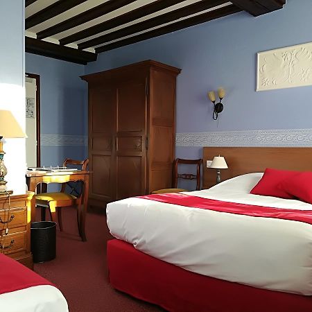 Hostellerie Saint Martin- Logis Hotel Et Restaurant Creully sur Seulles Bagian luar foto