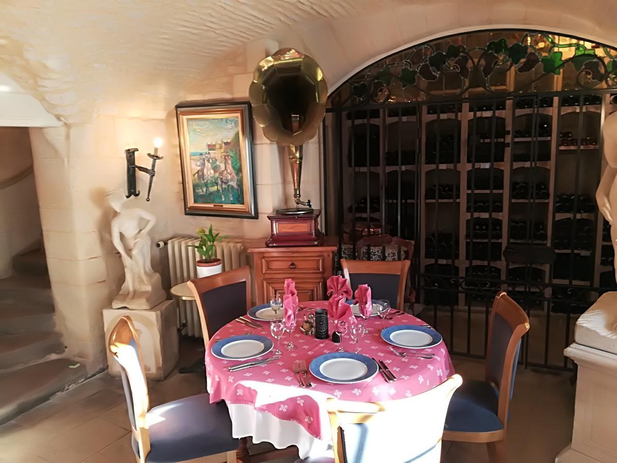 Hostellerie Saint Martin- Logis Hotel Et Restaurant Creully sur Seulles Bagian luar foto
