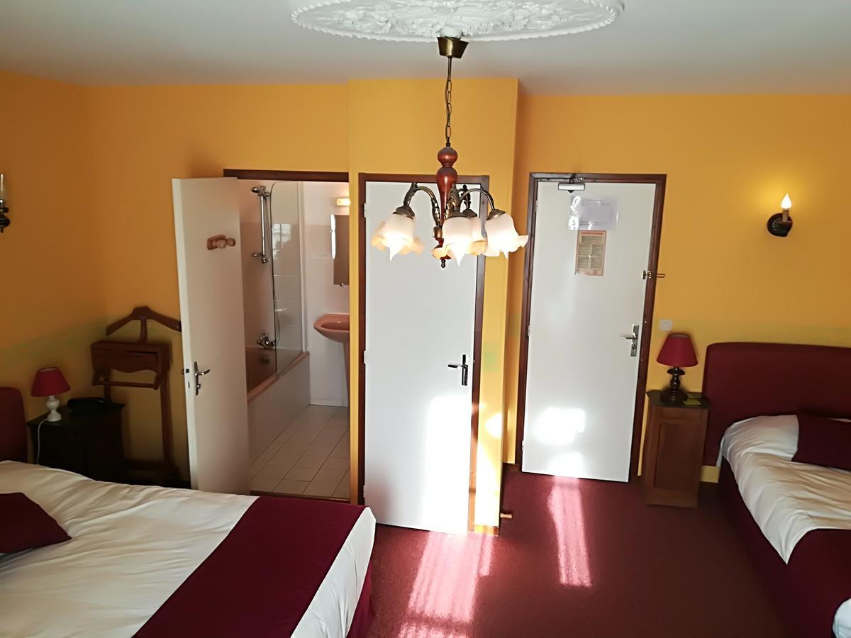 Hostellerie Saint Martin- Logis Hotel Et Restaurant Creully sur Seulles Bagian luar foto