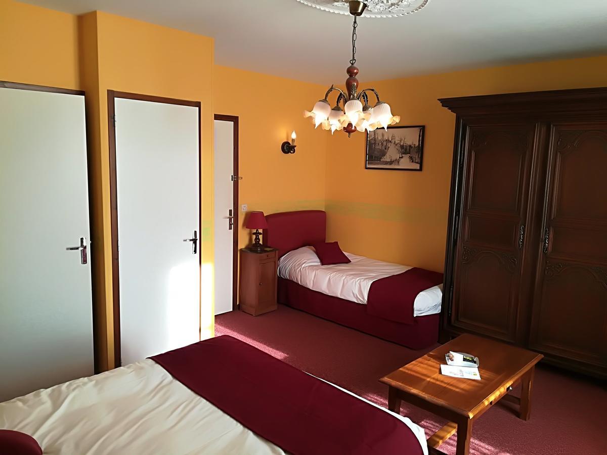 Hostellerie Saint Martin- Logis Hotel Et Restaurant Creully sur Seulles Bagian luar foto