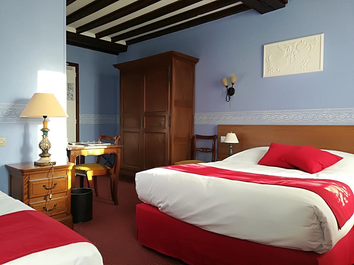 Hostellerie Saint Martin- Logis Hotel Et Restaurant Creully sur Seulles Bagian luar foto