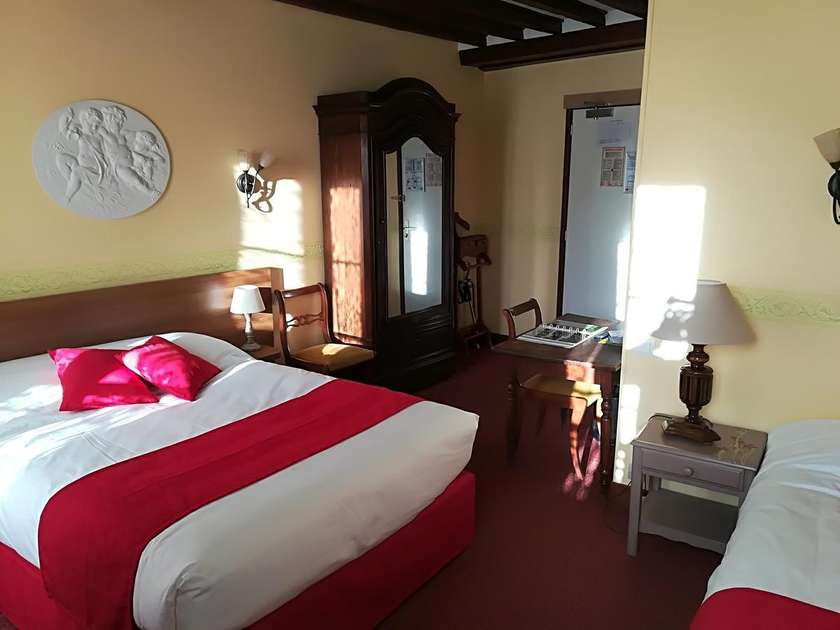 Hostellerie Saint Martin- Logis Hotel Et Restaurant Creully sur Seulles Bagian luar foto